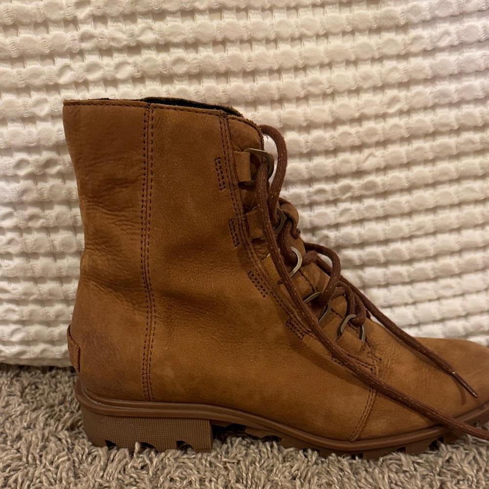 SOREL Tan Leather women’s combat Boots